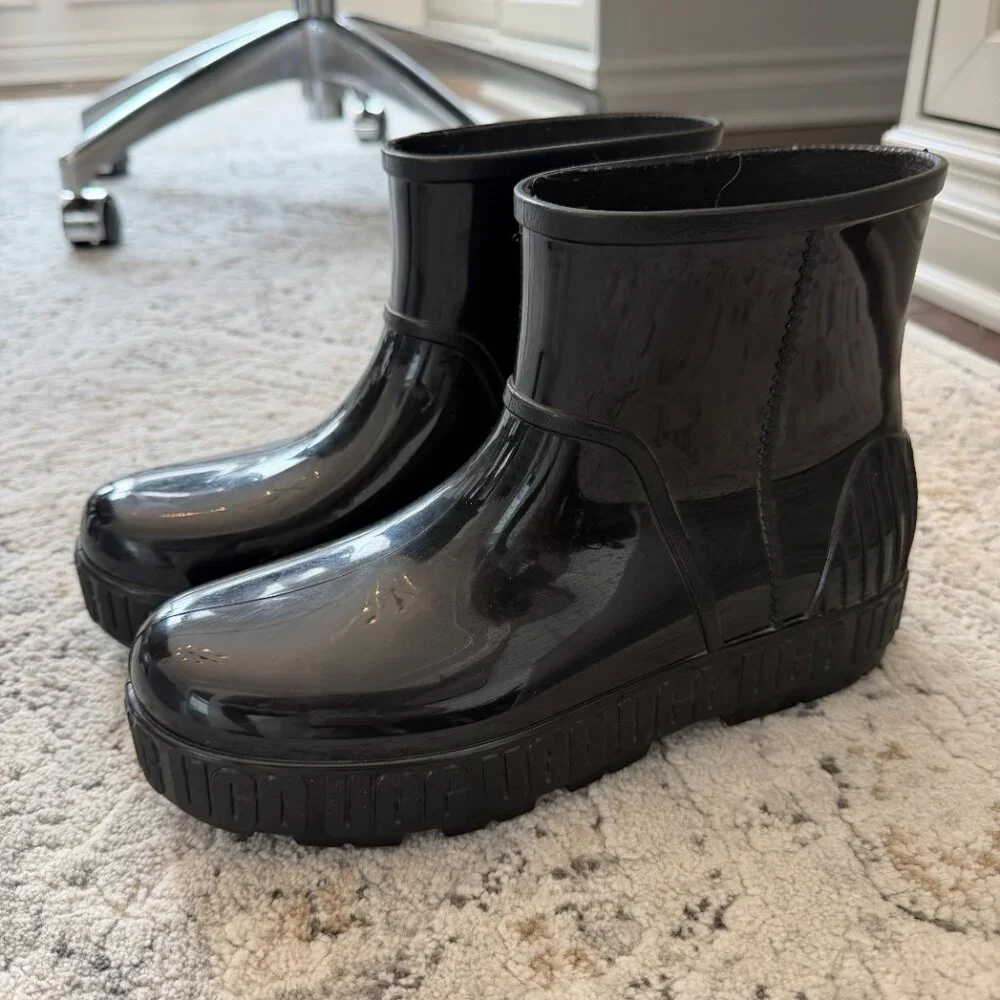 UGG DRIZLITA Waterproof Shearling Lined Boots